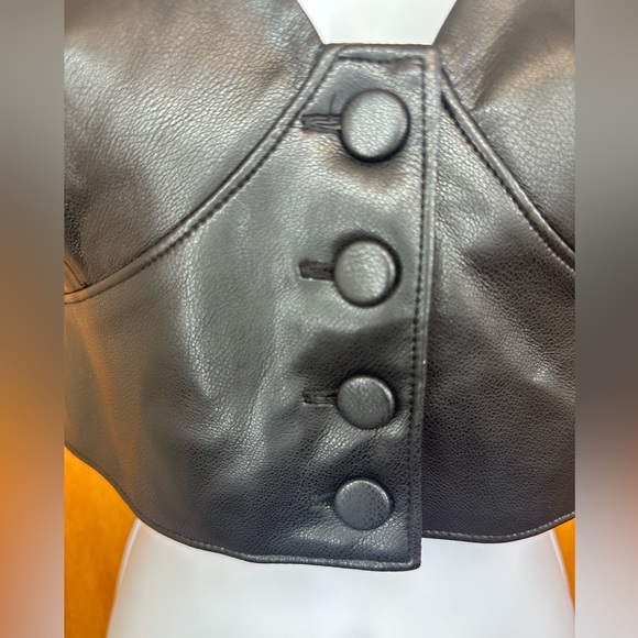 NWT. Women’s non leather top. Size 2. - Picture 2 of 9